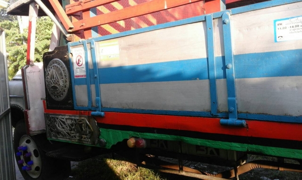 ขาย6 ล้อหน้ายาว เครื่อง 6BD1 165 แรง พวงมาลัยพาวเวอร์ ช่วงล่างใหญ่ฟูโซ่ กระบะเหล็ก ทะเบียนพร้อมโอน