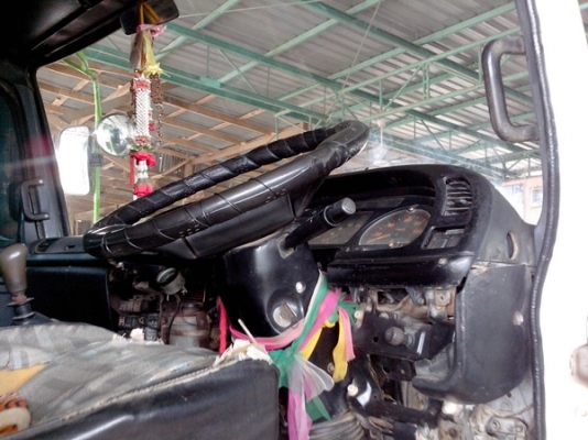 ขายรถบรรทุกหกล้อดั้มอีซูซูเดก้าเครื่อง 6-BF1เทอร์โบ 210 แรงม้า มีสโลว์กลางช่วงล่าง200 แล้ว ดั้มยิงหน