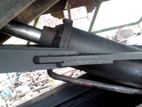 ขายรถบรรทุกหกล้อดั้มอีซูซูเดก้าเครื่อง 6-BF1เทอร์โบ 210 แรงม้า มีสโลว์กลางช่วงล่าง200 แล้ว ดั้มยิงหน