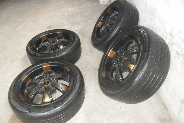 ล้อแม็ก 17นิ้ว 6รู พร้อมยาง สวยๆ 4 ล้อ ราคา 7900 บาท