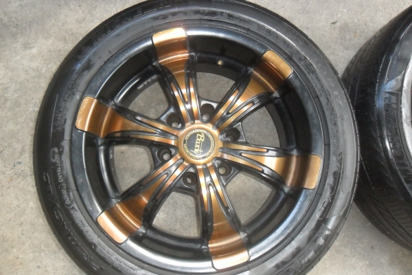 ล้อแม็ก 17นิ้ว 6รู พร้อมยาง สวยๆ 4 ล้อ ราคา 7900 บาท