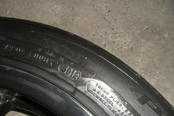 ล้อแม็ก 17นิ้ว 6รู พร้อมยาง สวยๆ 4 ล้อ ราคา 7900 บาท