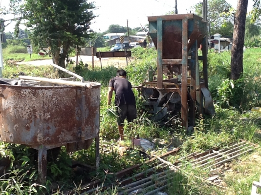 เครื่องอัดอิฐบล๊อคแบแไฮดรอลิกออก4ก้อน2ชุด