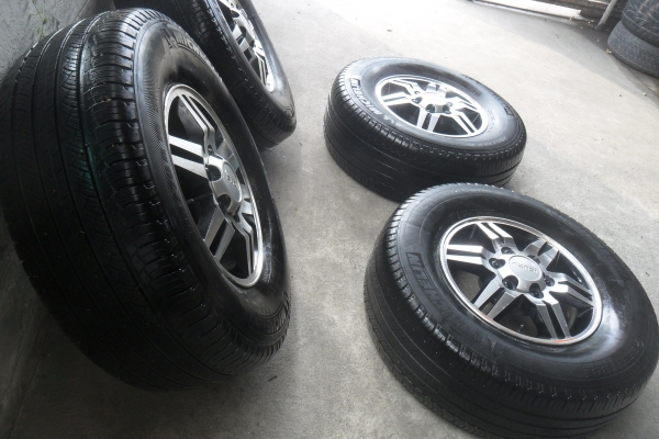 ล้อแม็ก 16นิ้ว 6รู อีซูสุ พร้อมยาง สวยๆ 4 ล้อ ลดราคาเหลือ 5900 บาท ล้อแม็ก 16นิ้ว 6รู อีซูสุ พร้อมยาง สวยๆ 4 ล้อ ลดราคาเหลือ 5900 บาท