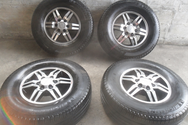 ล้อแม็ก 16นิ้ว 6รู อีซูสุ พร้อมยาง สวยๆ 4 ล้อ ลดราคาเหลือ 5900 บาท