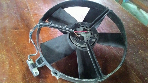 อะไหล่ BMWE30 พัดลมแอร์ หน้าเครื่องใช้งานปกติ