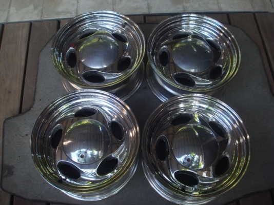 ขายล้อ kmc โครเมี่ยมขอบ 15 กว้าง 7นิ้ว6รู139 ออฟ 0หรือลบนิดๆแนวอเมริกาเก่าญี่ปุน