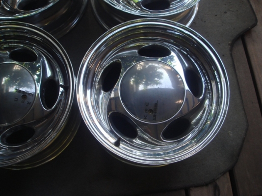 ขายล้อ kmc โครเมี่ยมขอบ 15 กว้าง 7นิ้ว6รู139 ออฟ 0หรือลบนิดๆแนวอเมริกาเก่าญี่ปุน ขายล้อ kmc โครเมี่ยมขอบ 15 กว้าง 7นิ้ว6รู139 ออฟ 0หรือลบนิดๆแนวอเมริกาเก่าญี่ปุน