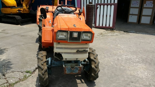 ขาย รถไถนา KUBOTA  17แรง รุ่น B1702 สองเพลา มือสองญี่ปุ่น พร้อม ตัวพรวนดิน  มือถือ/LINE ID : 0818753444