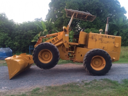 ขายรถตัก Komatsu 510 ; รถเก่าญี่ปุ่น 100\%;  สภาพสวยพร้อมใช้งานได้ทันที สนใจติดต่อ 081-9485494