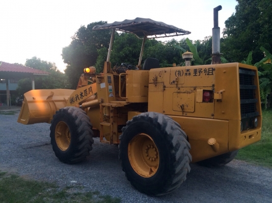 ขายรถตัก Komatsu 510 ; รถเก่าญี่ปุ่น 100\%;  สภาพสวยพร้อมใช้งานได้ทันที สนใจติดต่อ 081-9485494