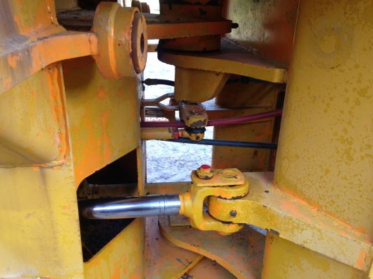 ขายรถตัก Komatsu 510 ; รถเก่าญี่ปุ่น 100\%;  สภาพสวยพร้อมใช้งานได้ทันที สนใจติดต่อ 081-9485494