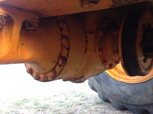 ขายรถตัก Komatsu 510 ; รถเก่าญี่ปุ่น 100\%;  สภาพสวยพร้อมใช้งานได้ทันที สนใจติดต่อ 081-9485494