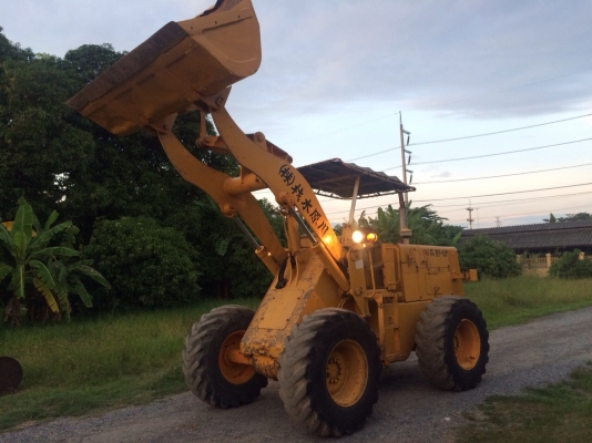 ขายรถตัก Komatsu 510 ; รถเก่าญี่ปุ่น 100\%;  สภาพสวยพร้อมใช้งานได้ทันที สนใจติดต่อ 081-9485494