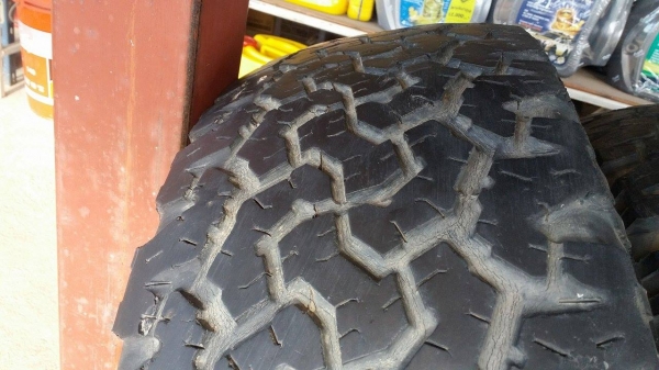 ขายยางBF265-70-16สภาพพอใช้ได้
