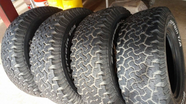 ขายยางBF265-70-16สภาพพอใช้ได้