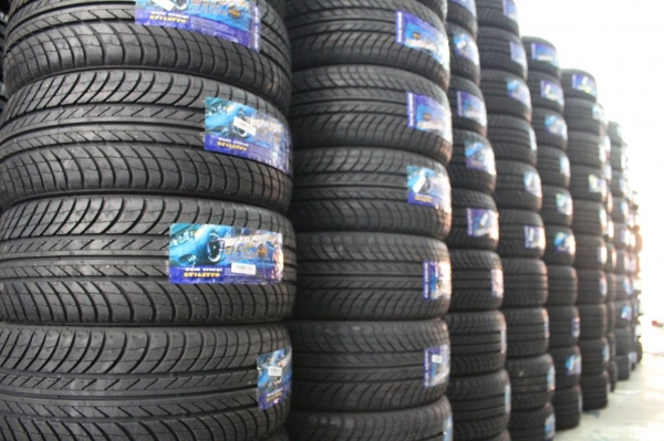 ยาง GOODYEAR BLUE STREAK STILETTO 205/40R17