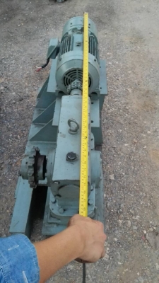 Sell> ขายมอเตอร์เกียร์ทด พร้อมมีเบลคในตัว มอเตอร์ขนาด 5 แรงม้า ไฟ 3 เฟส 380V. 960 RPM. อัดตราทด 1:15 ขาออก 64 รอบต่อนาที Sell> ขายมอเตอร์เกียร์ทด พร้อมมีเบลคในตัว มอเตอร์ขนาด 5 แรงม้า ไฟ 3 เฟส 380V. 960 RPM. อัดตราทด 1:15 ขาออก 64 รอบต่อนาที