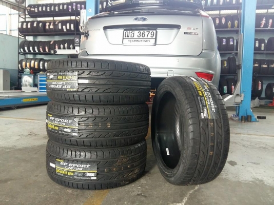 ยาง DUNLOP LM704 235/40R18 เส้นละ 2,900 บาท
