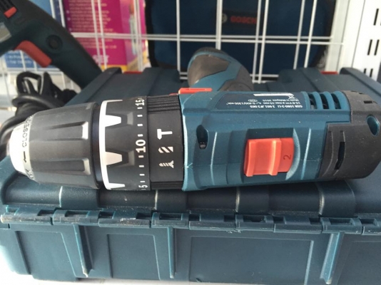 ขายสว่านกระแทกไร้สาย BOSCH 10.8V มือสองครับ ขายสว่านกระแทกไร้สาย BOSCH 10.8V มือสองครับ