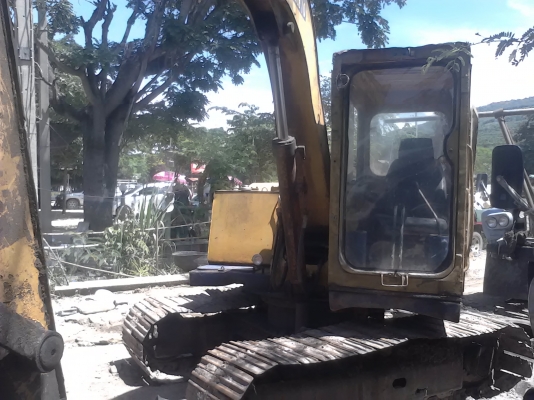 ขายตัดด่วน 150000 เท่านั้น โคมัตสุpc60รุ่น3รถใช้งานได้ปกติขายตามสภาพต่อรองได้