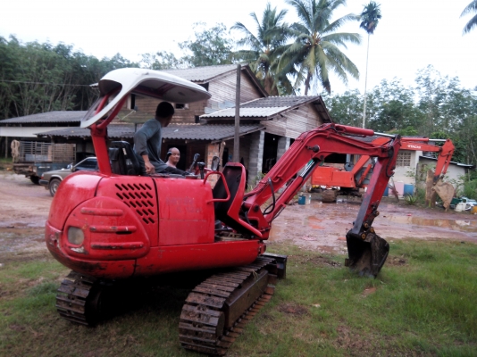 ขายรถแบคโฮ KOBELCO SK25-8 พร้อมระบบไลใส่หัวกระแทก ราคา 250000