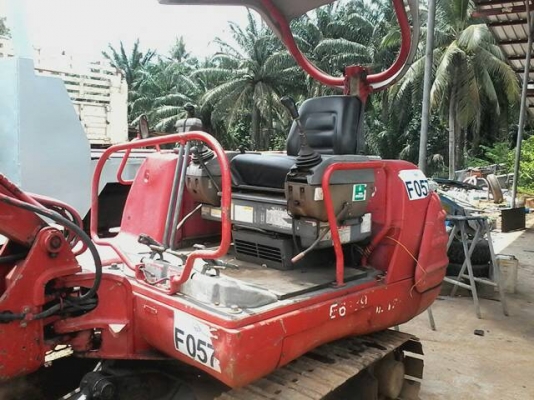 ขายรถแบคโฮ KOBELCO SK25-8 พร้อมระบบไลใส่หัวกระแทก ราคา 250000