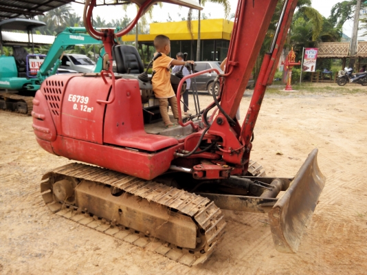 ขายรถแบคโฮ KOBELCO SK25-8 พร้อมระบบไลใส่หัวกระแทก ราคา 250000