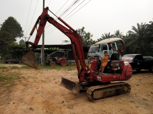 ขายรถแบคโฮ KOBELCO SK25-8 พร้อมระบบไลใส่หัวกระแทก ราคา 250000