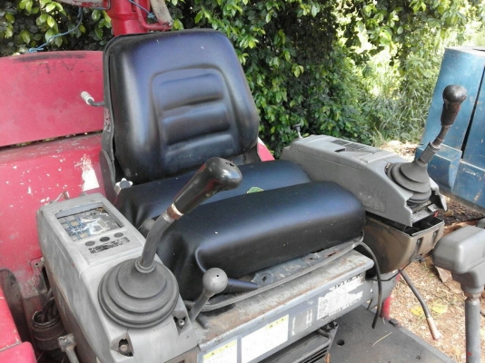 ขายรถแบคโฮ KOBELCO SK25-8 พร้อมระบบไลใส่หัวกระแทก ราคา 250000