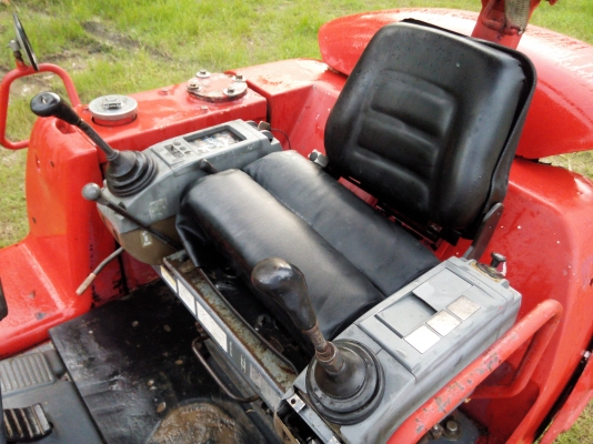 ขายรถแบคโฮ KOBELCO SK25-8 พร้อมระบบไลใส่หัวกระแทก ราคา 250000