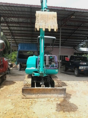 ขายรถแบคโฮ KOMATSU PC30-7 ปั๊มนิ้ว ราคา 380000