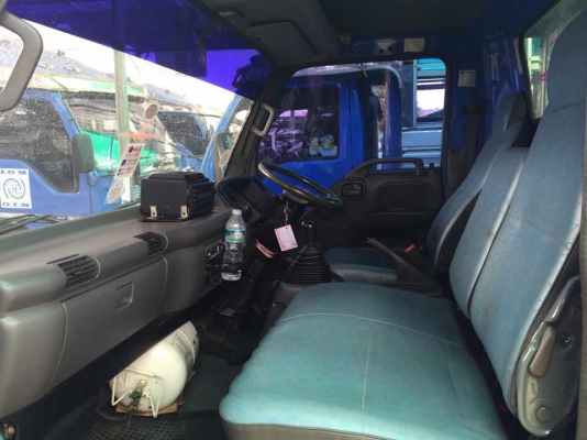 ขายรถบรรทุกหกล้อกลาง Isuzu ELF NPR 130HP **ขายแล้ว**