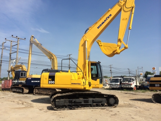 ขายครับPC200-7เอกสารเล่มทะเบียน ไฟฟ้าครบ สภาพพร้อมใช้เลยครับ ราคา1,600,000 สนใจติดต่อ0851562314'0813712233 เจ้าของขายเองนะครับ