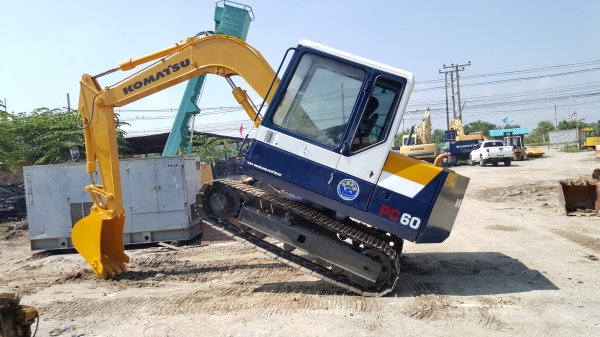 ขายครับ PC60-6 สภาพพร้อมใช้สนใจติดต่อ0851562314เจ้าของขายเองครับ