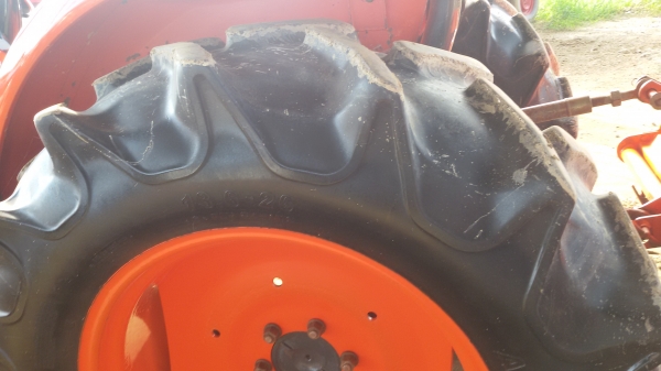 รถไถคูโบต้าL4708 พร้อมไช้งานสวยมากๆ  ขายใน  ราคา398000บาท รถอยู่วังบัว คลองขลุง กำแพงเพชร   มีไบมีดหน้าหนึ่งตราช้างคานโค้อัน โลตารี้ตราช้าง182เมตร.หนึ่งอัน สนใจสอบุถามได้ที่081 3655997 อำพร  พาเจริญ  ราคาต่อรองได้อีกนะครับ