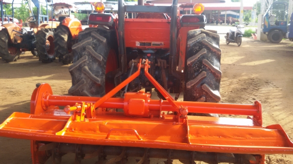 รถไถคูโบต้าL4708 พร้อมไช้งานสวยมากๆ  ขายใน  ราคา398000บาท รถอยู่วังบัว คลองขลุง กำแพงเพชร   มีไบมีดหน้าหนึ่งตราช้างคานโค้อัน โลตารี้ตราช้าง182เมตร.หนึ่งอัน สนใจสอบุถามได้ที่081 3655997 อำพร  พาเจริญ  ราคาต่อรองได้อีกนะครับ