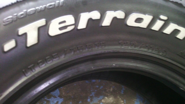 ขายยาง BF All   265/75 R16 ปี 08  จำนวน 1 ชุด  ขาย  5,000 บาท