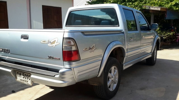 ขายรถกะบะ 4 ประตู ISUZU ขับเคลื่อน 4 ล้อ สภาพดี พร้อมทะเบียน ขายรถกะบะ 4 ประตู ISUZU ขับเคลื่อน 4 ล้อ สภาพดี พร้อมทะเบียน
