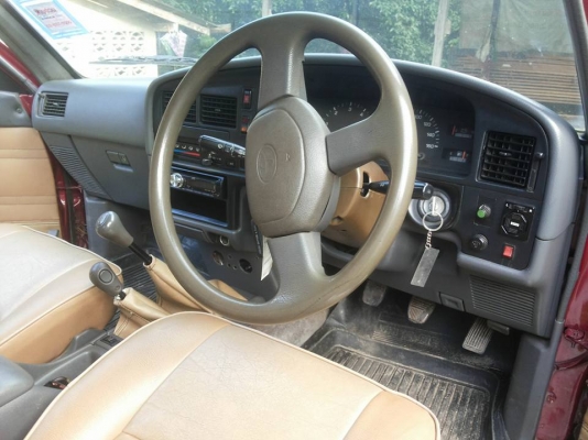 ขายรถโฟร์วิล TOYOTA รุ่น LN111 ขายรถโฟร์วิล TOYOTA รุ่น LN111