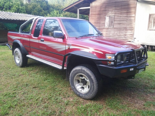 ขายรถโฟร์วิล TOYOTA  รุ่น LN111