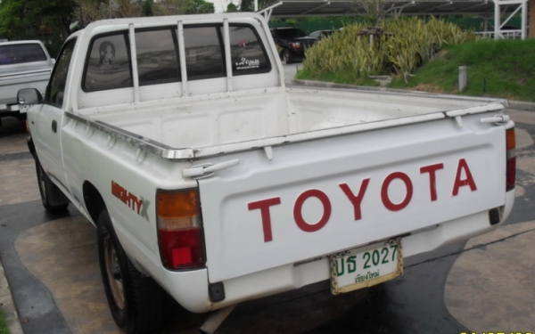 TOYOTA  ไมตี้ 4 ขอ YN80 เบนซิน