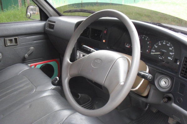 TOYOTA  ไมตี้ 4 ขอ YN80 เบนซิน