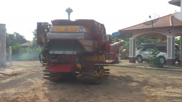 ขายรถเกี่ยวข้าวศักดิ์พัฒนาอุ้มลดราคาครับสุดคุ้มราคา390000บาท