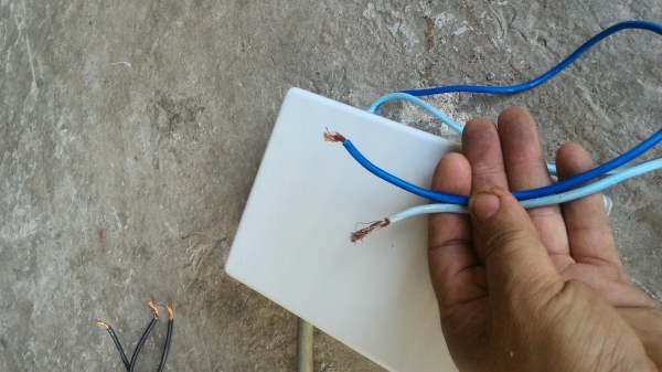 อุปกรณ์ต่อมอเตอร์จาก 3 เฟส ให้ใช้ไฟ 1 เฟส 220 V.ได้ มอเตอร์กำลังไม่ตกไม่หาย ประหยัดไฟมากขึ้น