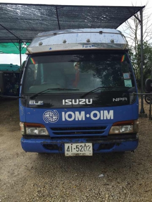 ขายรถบรรทุกหกล้อกลาง Isuzu ELF NPR 130HP **ขายแล้ว**