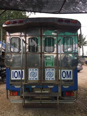 ขายรถบรรทุกหกล้อกลาง Isuzu ELF NPR 130HP **ขายแล้ว**