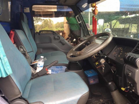 ขายรถบรรทุกหกล้อกลาง Isuzu ELF NPR 130HP **ขายแล้ว**