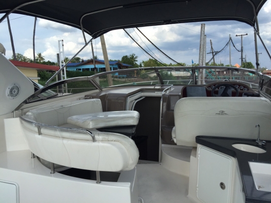 2004 35 (38LOA) Foot Regal