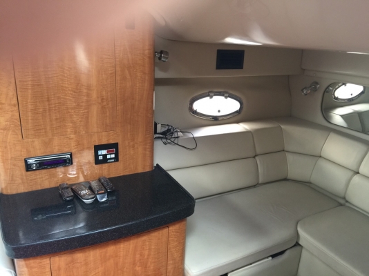 2004 35 (38LOA) Foot Regal